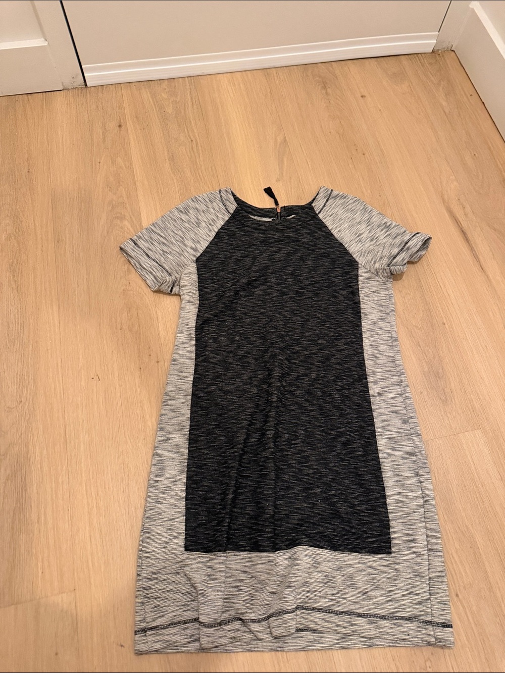Women’s sweatshirt Short Sleeve Colorblock Dress in Heather Gray and Charcoal